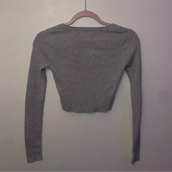 AMERICAN EAGLE GRAY LONG SLEEVE - Picture 3 of 4